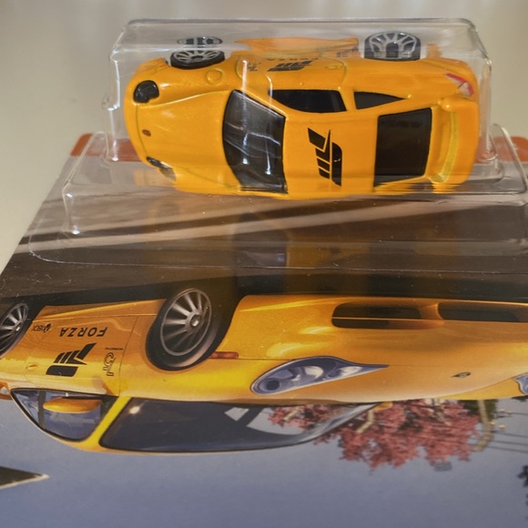 1/5 hot wheels Porsche 911 GT3 Forza - Picture 5 of 5